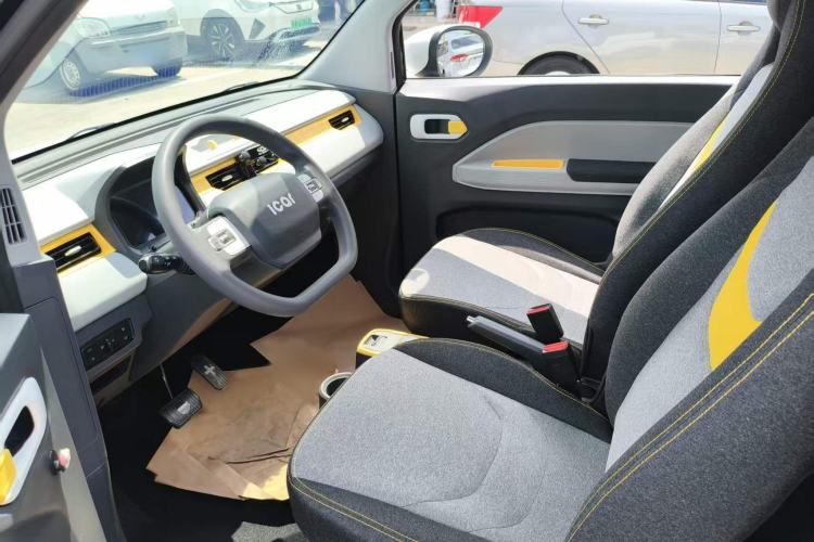Used Chery QQ Ice Cream 2022 170km Sundae Phosphate Lithium-Ion Interior 3