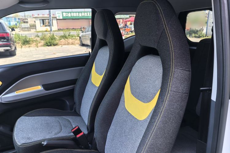 Used Chery QQ Ice Cream 2022 170km Sundae Phosphate Lithium-Ion Interior 3