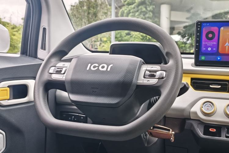 Used Chery QQ Ice Cream 2022 170km Sundae Phosphate Lithium-Ion Interior 4