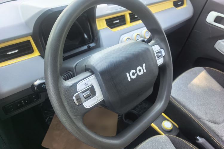 Used Chery QQ Ice Cream 2022 170km Sundae Phosphate Lithium-Ion Interior 4