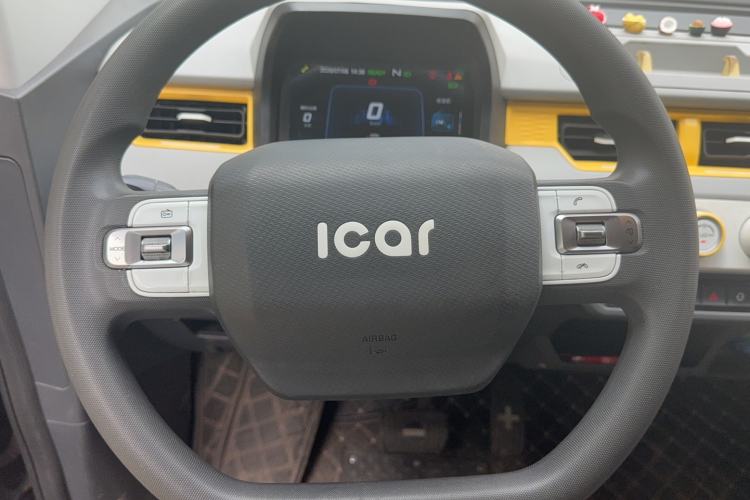 Used Chery QQ Ice Cream 2022 120km Conical Shape Lithium Iron Phosphate Interior 4
