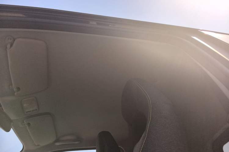 Used Chery QQ Ice Cream 2022 170km Sundae Phosphate Lithium-Ion Interior 5