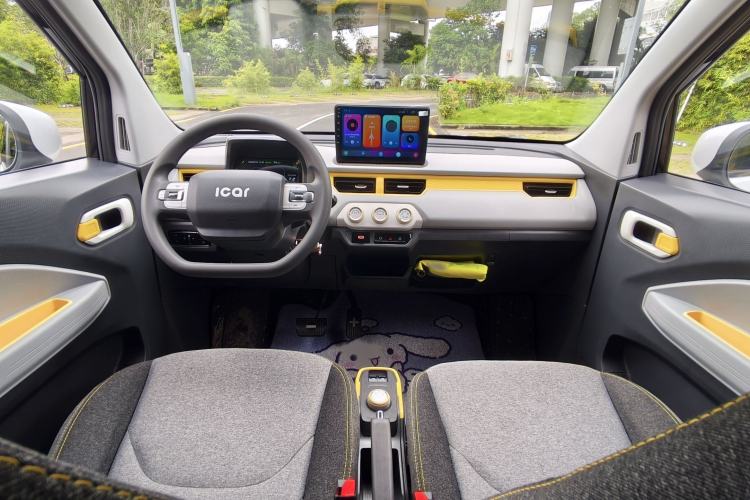 Used Chery QQ Ice Cream 2022 170km Sundae Phosphate Lithium-Ion Interior 6