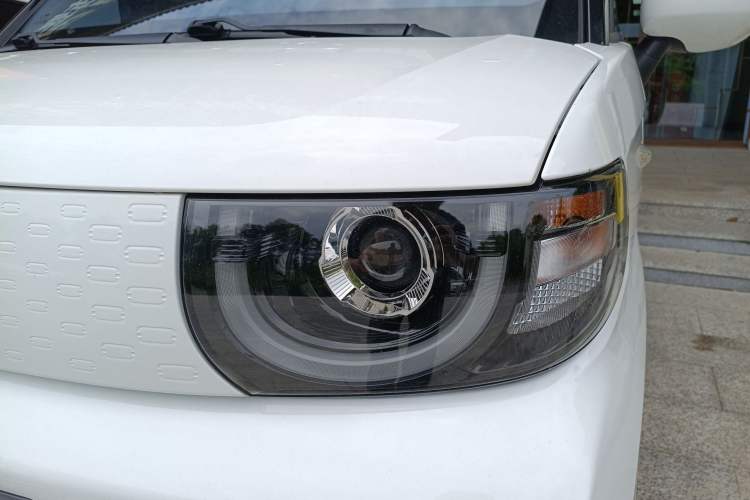 Used Chery QQ Ice Cream 2022 170km Sundae Phosphate Lithium-Ion Left Front Headlight