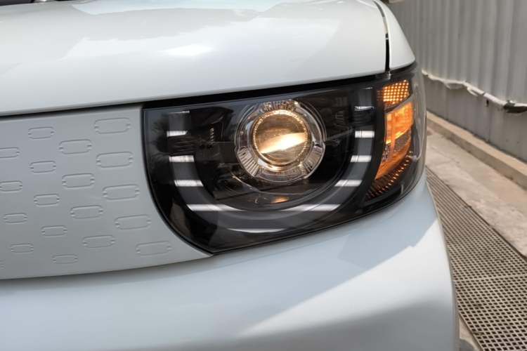Used Chery QQ Ice Cream 2022 170km Sundae Phosphate Lithium-Ion Left Front Headlight