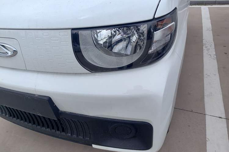 Used Chery QQ Ice Cream 2022 120km Milkshake Phosphate Lithium-Iron Left Front Headlight
