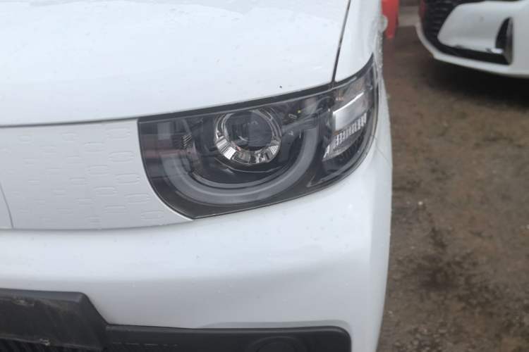 Used Chery QQ Ice Cream 2022 170km Sundae Phosphate Lithium-Ion Left Front Headlight