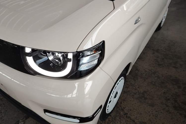 Used Chery QQ Ice Cream 2022 170km Sundae Phosphate Lithium-Ion Left Front Headlight