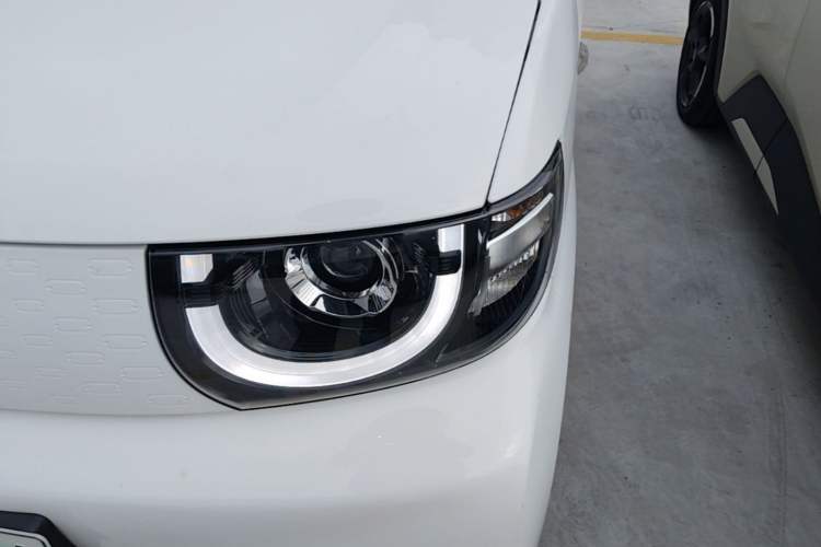 Used Chery QQ Ice Cream 2022 170km Sundae Phosphate Lithium-Ion Left Front Headlight