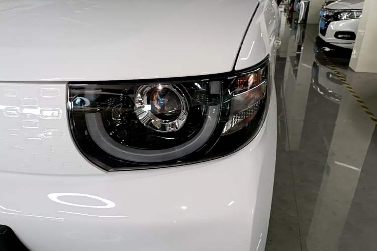 Used Chery QQ Ice Cream 2022 170km Sundae Phosphate Lithium-Ion Left Front Headlight