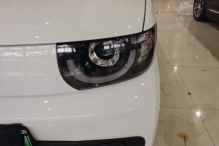 Used Chery QQ Ice Cream 2022 170km Sundae Phosphate Lithium-Ion Left Front Headlight
