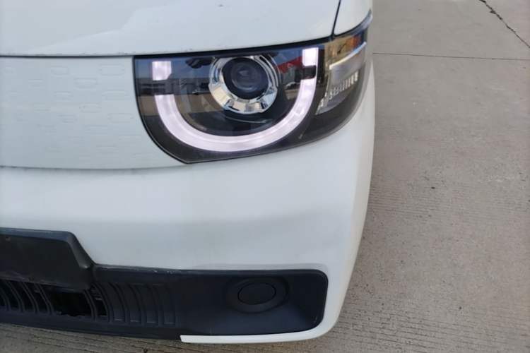 Used Chery QQ Ice Cream 2022 170km Sundae Phosphate Lithium-Ion Left Front Headlight