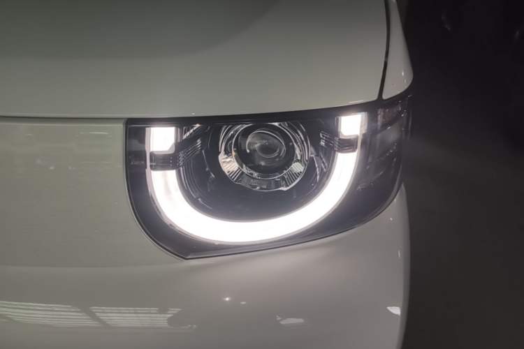 Used Chery QQ Ice Cream 2022 120km Conical Shape Lithium Iron Phosphate Left Front Headlight