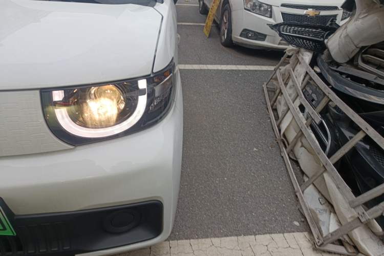 Used Chery QQ Ice Cream 2022 170km Sundae Phosphate Lithium-Ion Left Front Headlight