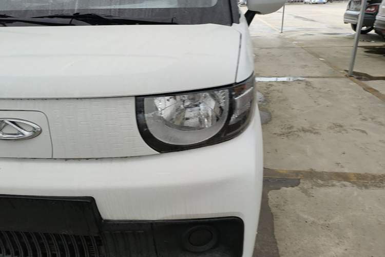 Used Chery QQ Ice Cream 2022 120km Milkshake Phosphate Lithium-Iron Left Front Headlight