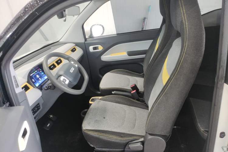 Used Chery QQ Ice Cream 2022 170km Sundae Phosphate Lithium-Ion Left Front Seat