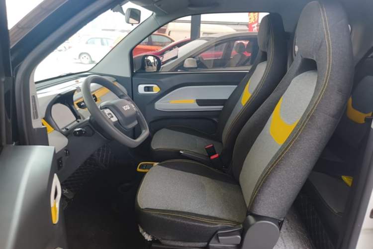 Used Chery QQ Ice Cream 2022 170km Sundae Phosphate Lithium-Ion Left Front Seat