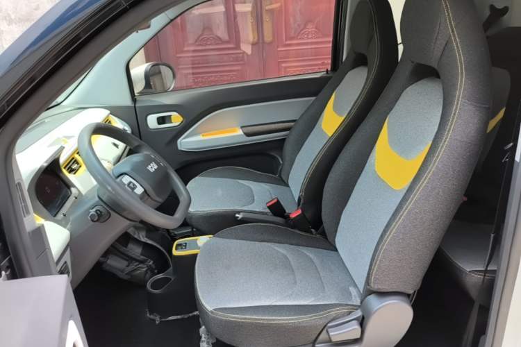 Used Chery QQ Ice Cream 2022 170km Sundae Phosphate Lithium-Ion Left Front Seat