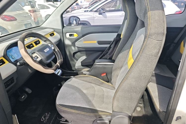 Used Chery QQ Ice Cream 2022 170km Sundae Phosphate Lithium-Ion Left Front Seat