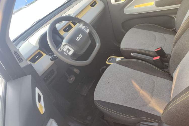 Used Chery QQ Ice Cream 2022 120km Conical Shape Lithium Iron Phosphate Left Front Seat