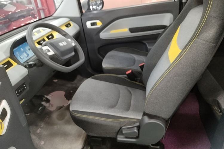 Used Chery QQ Ice Cream 2022 170km Sundae Phosphate Lithium-Ion Left Front Seat