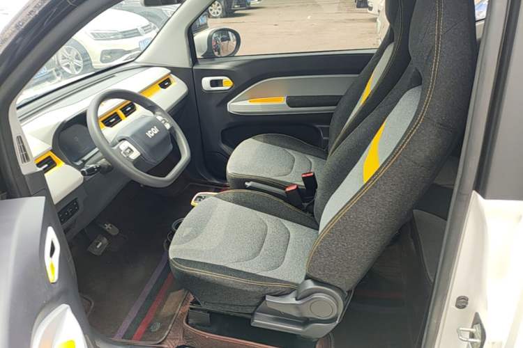 Used Chery QQ Ice Cream 2022 170km Sundae Phosphate Lithium-Ion Left Front Seat