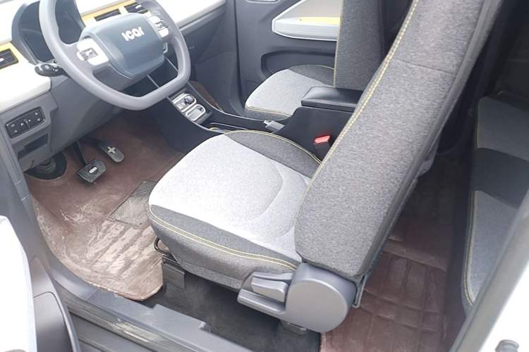 Used Chery QQ Ice Cream 2022 120km Conical Shape Lithium Iron Phosphate Left Front Seat