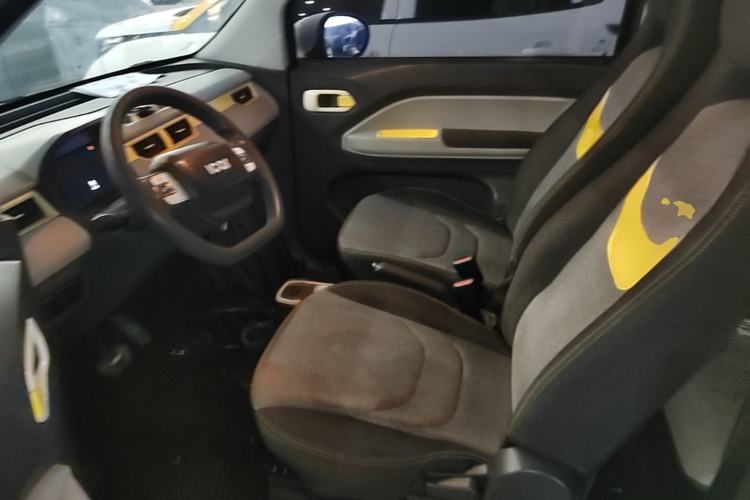 Used Chery QQ Ice Cream 2022 120km Conical Shape Lithium Iron Phosphate Left Front Seat