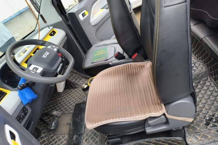 Used Chery QQ Ice Cream 2022 170km Sundae Phosphate Lithium-Ion Left Front Seat