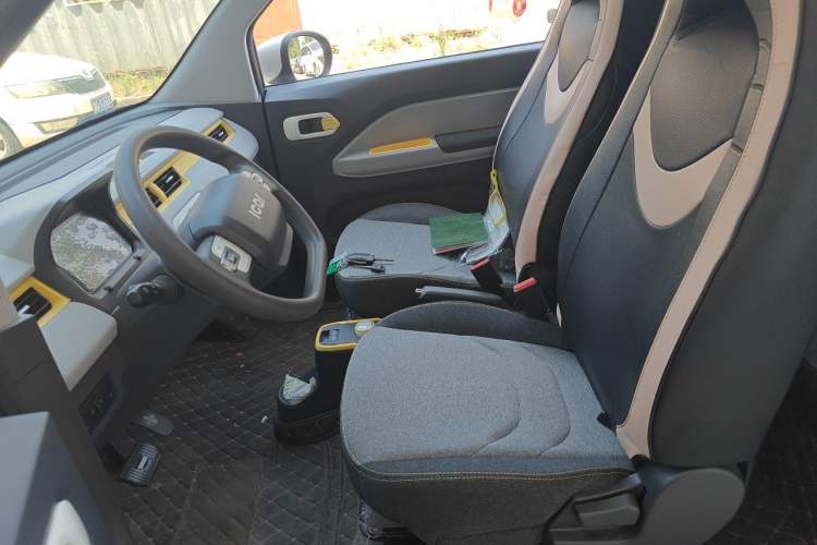 Used Chery QQ Ice Cream 2022 120km Conical Shape Lithium Iron Phosphate Left Front Seat