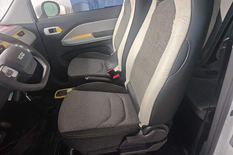 Used Chery QQ Ice Cream 2022 170km Sundae Phosphate Lithium-Ion Left Front Seat