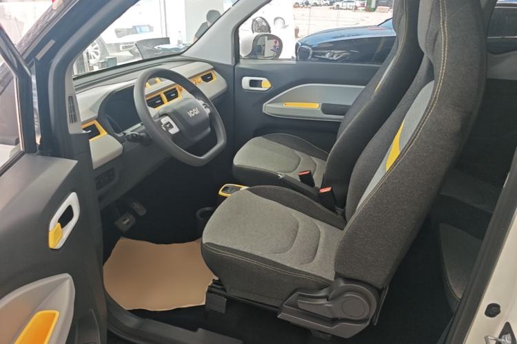 Used Chery QQ Ice Cream 2022 120km Conical Shape Lithium Iron Phosphate Left Front Seat