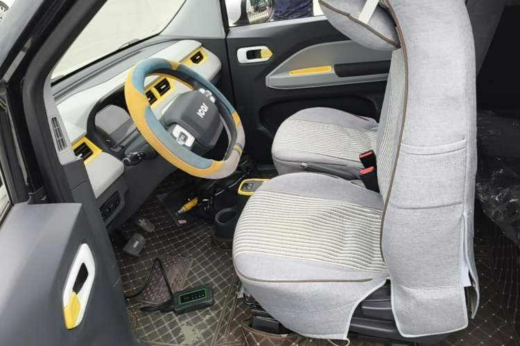 Used Chery QQ Ice Cream 2022 170km Sundae Phosphate Lithium-Ion Left Front Seat