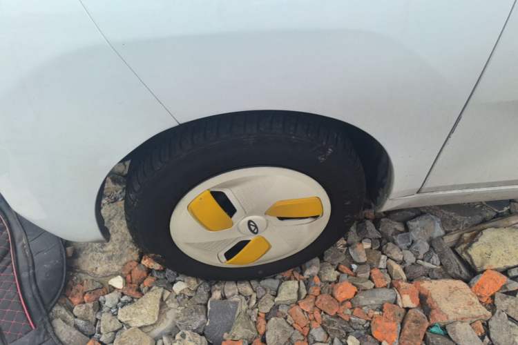 Used Chery QQ Ice Cream 2022 170km Sundae Phosphate Lithium-Ion Left Front Wheel Hub
