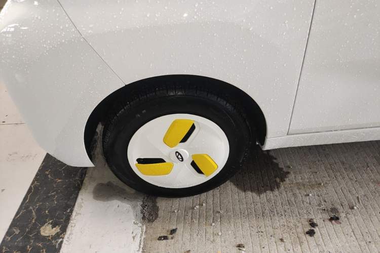 Used Chery QQ Ice Cream 2022 170km Sundae Phosphate Lithium-Ion Left Front Wheel Hub