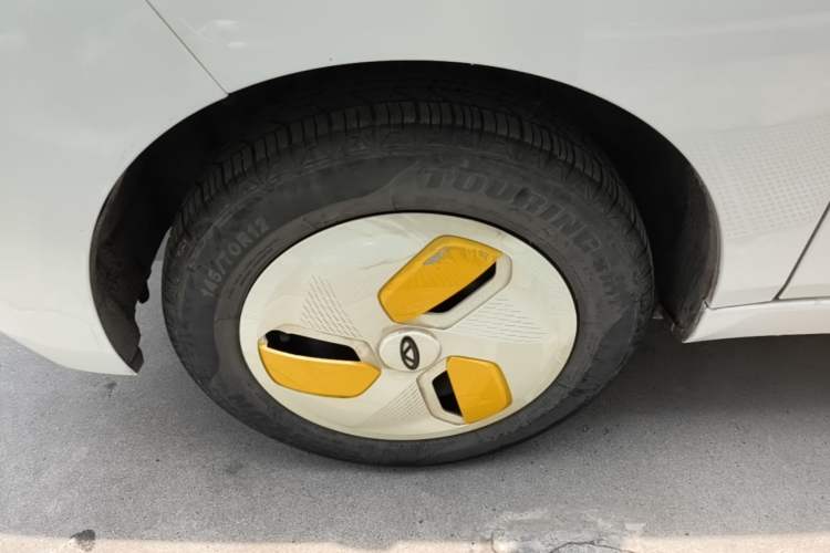 Used Chery QQ Ice Cream 2022 170km Sundae Phosphate Lithium-Ion Left Front Wheel Hub