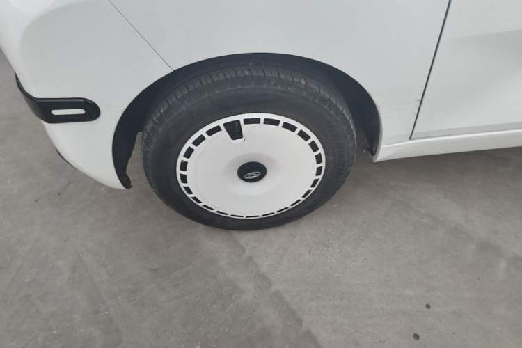 Used Chery QQ Ice Cream 2022 170km Sundae Phosphate Lithium-Ion Left Front Wheel Hub