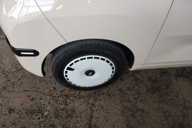 Used Chery QQ Ice Cream 2022 170km Sundae Phosphate Lithium-Ion Left Front Wheel Hub