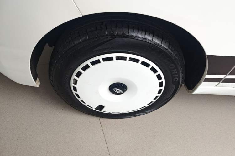 Used Chery QQ Ice Cream 2022 170km Sundae Phosphate Lithium-Ion Left Front Wheel Hub