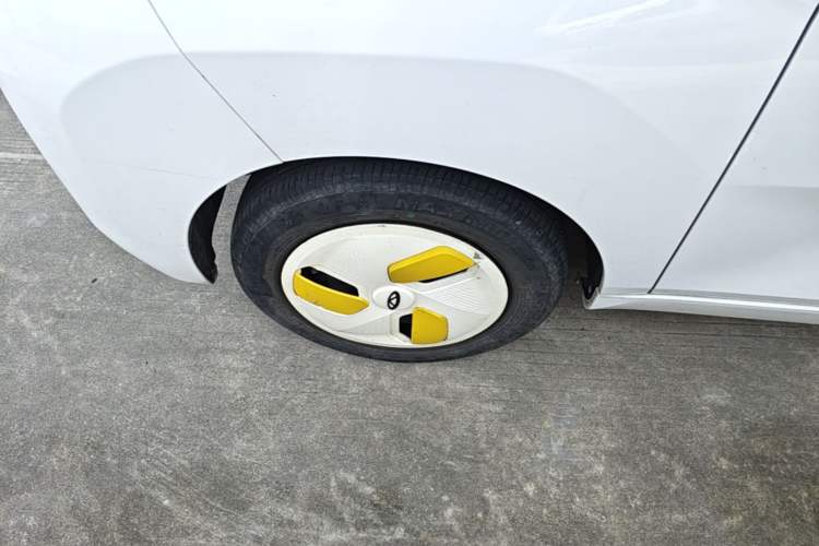 Used Chery QQ Ice Cream 2022 170km Sundae Phosphate Lithium-Ion Left Front Wheel Hub
