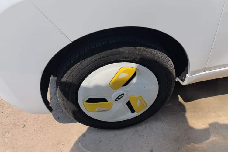 Used Chery QQ Ice Cream 2022 120km Conical Shape Lithium Iron Phosphate Left Front Wheel Hub