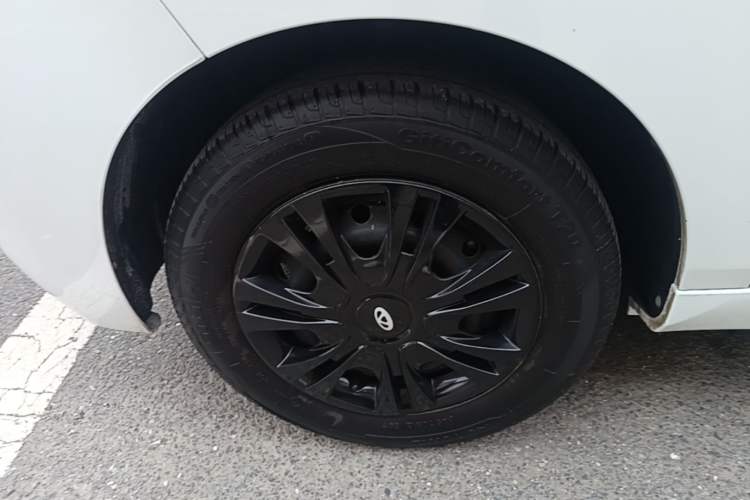 Used Chery QQ Ice Cream 2022 Pudding Model Left Front Wheel Hub