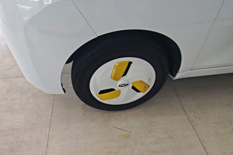 Used Chery QQ Ice Cream 2022 120km Conical Shape Lithium Iron Phosphate Left Front Wheel Hub