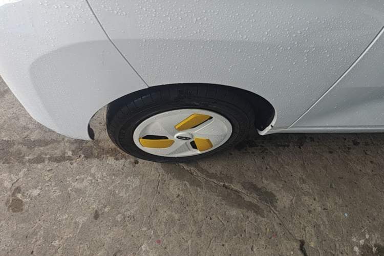 Used Chery QQ Ice Cream 2022 Pudding Model Left Front Wheel Hub