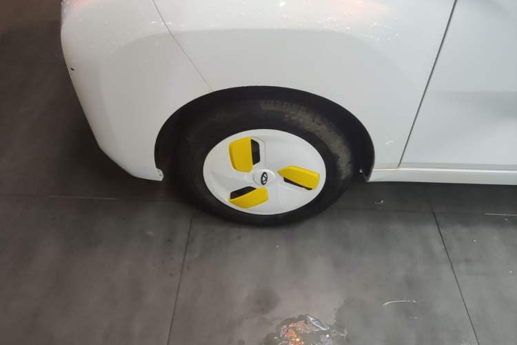 Used Chery QQ Ice Cream 2022 170km Sundae Ternary Lithium Left Front Wheel Hub