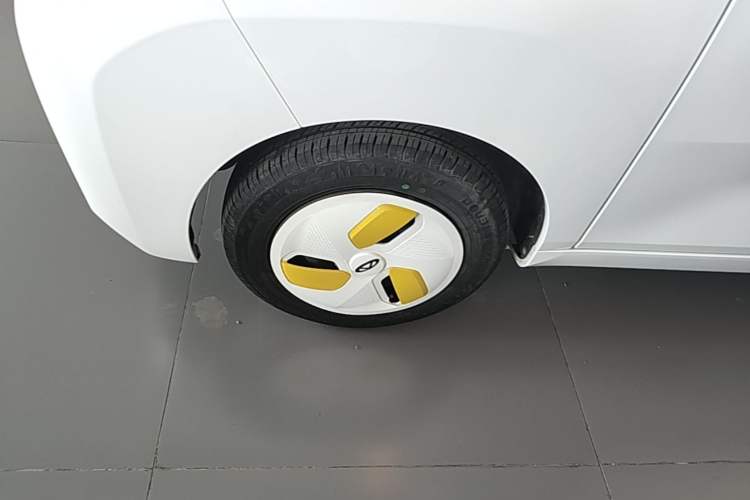 Used Chery QQ Ice Cream 2022 120km Conical Shape Lithium Iron Phosphate Left Front Wheel Hub