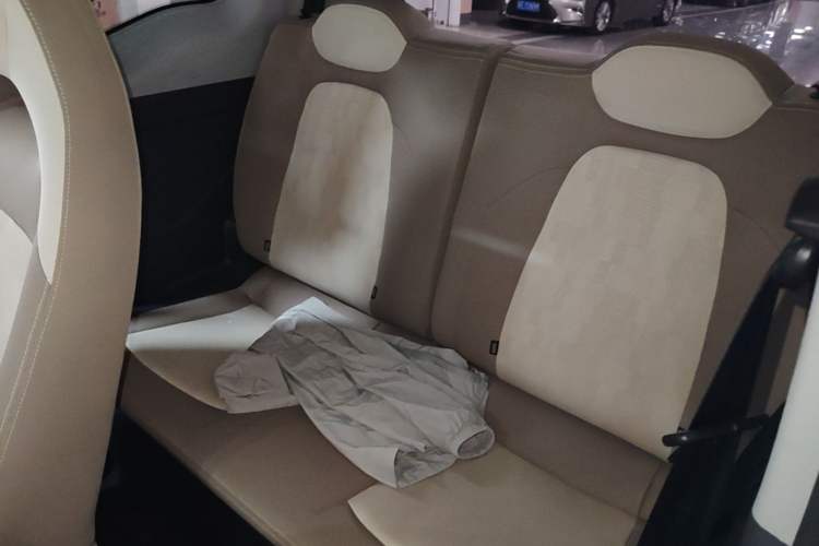 Used Chery QQ Ice Cream 2022 170km Sundae Phosphate Lithium-Ion Left Rear Seat