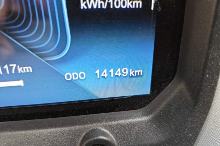 Used Chery QQ Ice Cream 2022 120km Conical Shape Lithium Iron Phosphate Odometer Close Up