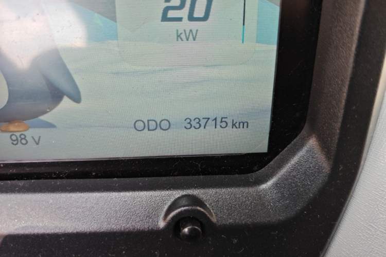 Used Chery QQ Ice Cream 2022 120km Conical Shape Lithium Iron Phosphate Odometer Close Up