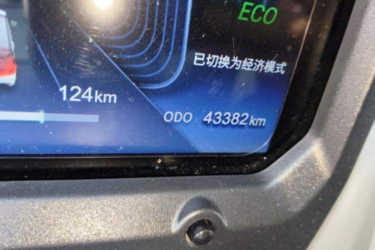 Used Chery QQ Ice Cream 2022 170km Sundae Phosphate Lithium-Ion Odometer Close Up